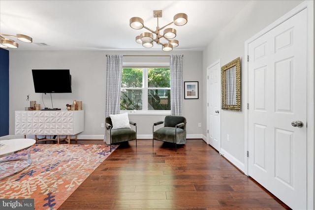 1902 N NELSON ST N, Arlington, VA 22207