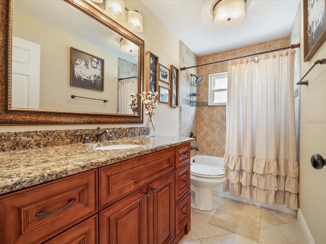 8305 PALMA VISTA LANE, Tampa, FL 33614