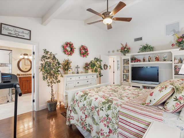 8305 PALMA VISTA LANE, Tampa, FL 33614