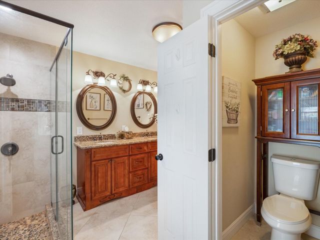 8305 PALMA VISTA LANE, Tampa, FL 33614