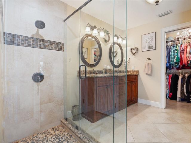 8305 PALMA VISTA LANE, Tampa, FL 33614