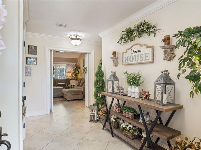 8305 PALMA VISTA LANE, Tampa, FL 33614