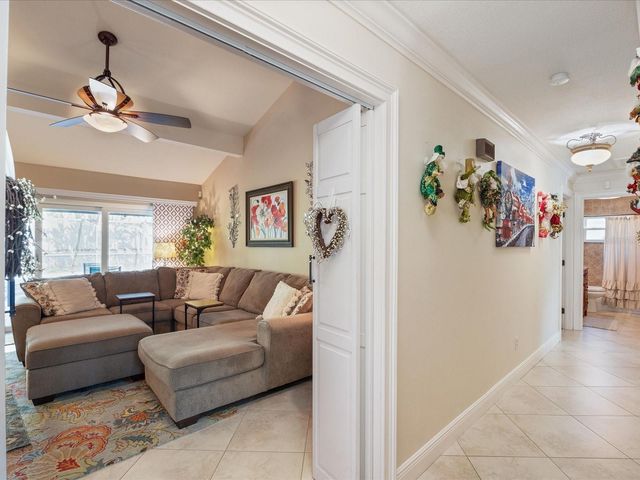 8305 PALMA VISTA LANE, Tampa, FL 33614