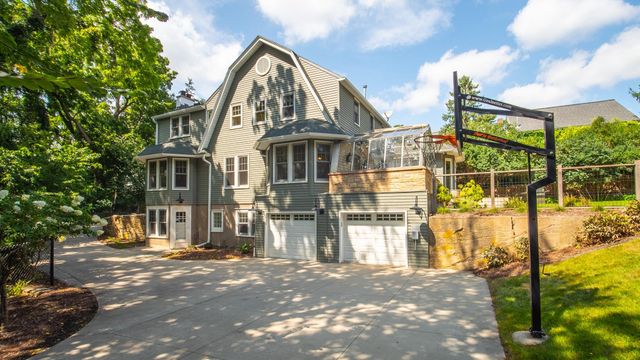 814 10th Avenue SW, Rochester, MN 55902