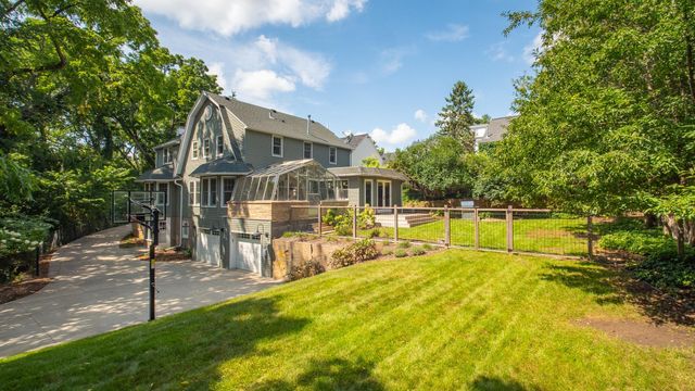 814 10th Avenue SW, Rochester, MN 55902