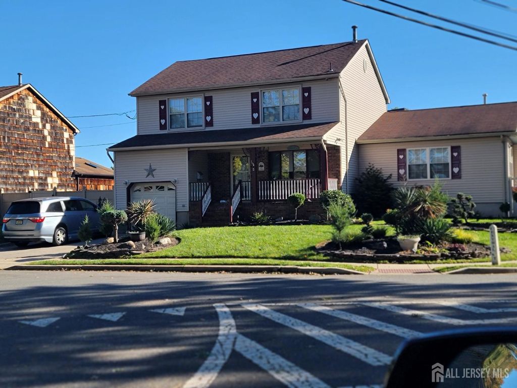 5 Central Street, Colonia, NJ 07067