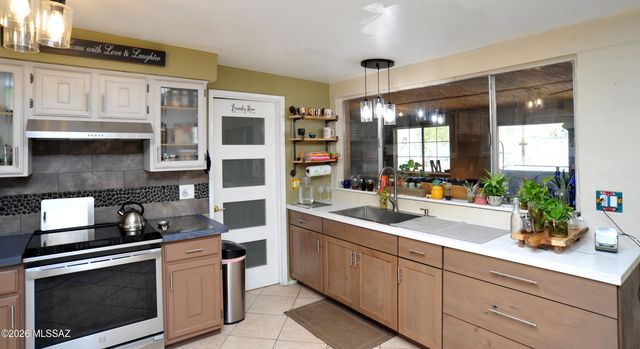 5230 N La Canada, Tucson, AZ 85704