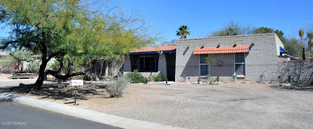 5230 N La Canada, Tucson, AZ 85704