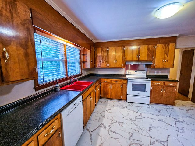 208 Holly Road, Walterboro, SC 29488