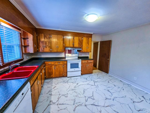 208 Holly Road, Walterboro, SC 29488