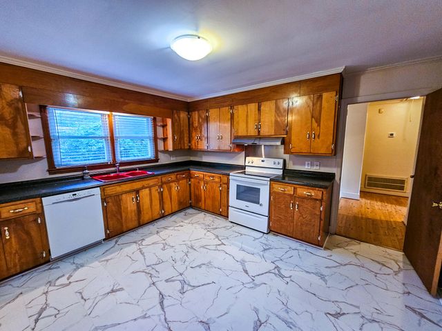 208 Holly Road, Walterboro, SC 29488