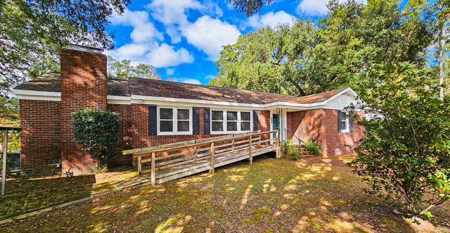 208 Holly Road, Walterboro, SC 29488