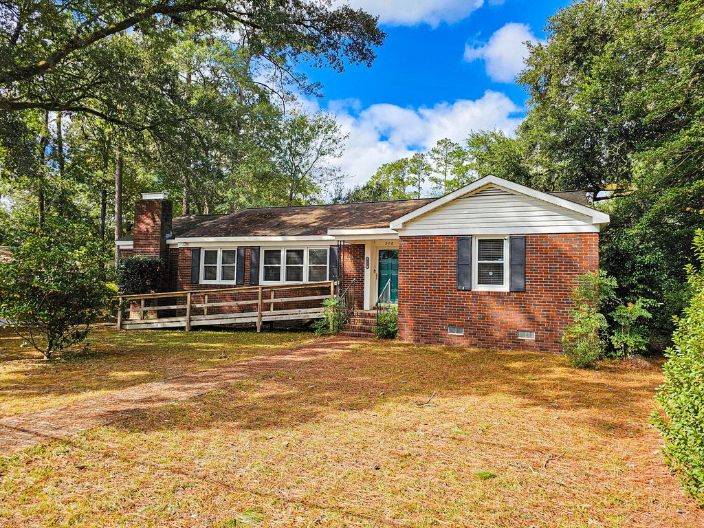 208 Holly Road, Walterboro, SC 29488