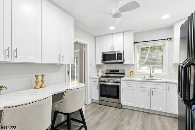 33 Carol Rd, Westfield Town, NJ 07090