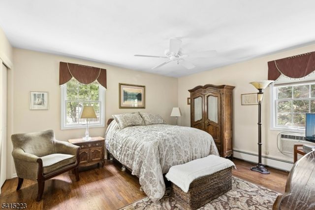 33 Carol Rd, Westfield Town, NJ 07090