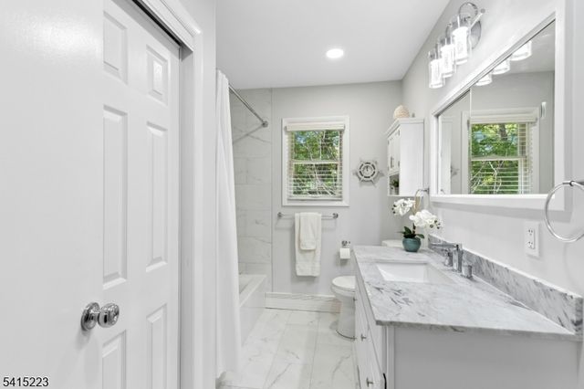 33 Carol Rd, Westfield Town, NJ 07090