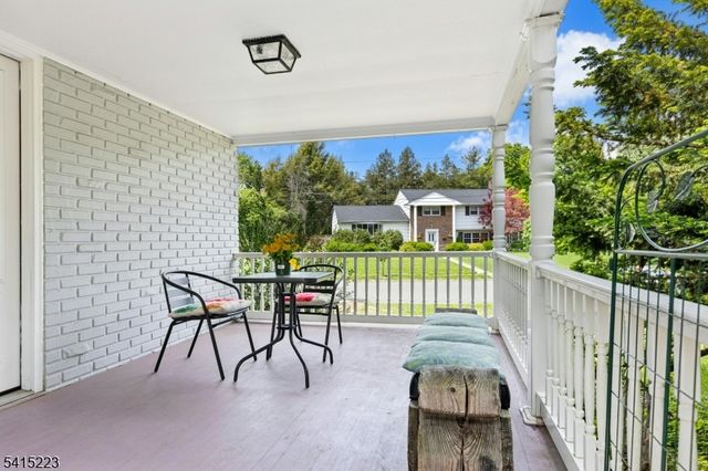 33 Carol Rd, Westfield Town, NJ 07090