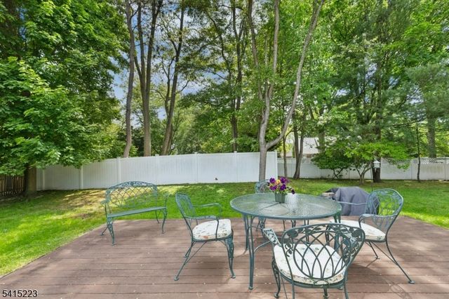 33 Carol Rd, Westfield Town, NJ 07090