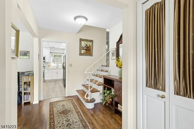 33 Carol Rd, Westfield Town, NJ 07090