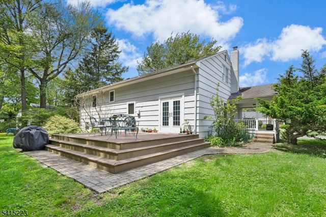 33 Carol Rd, Westfield Town, NJ 07090
