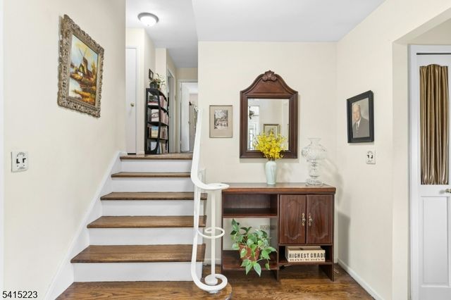 33 Carol Rd, Westfield Town, NJ 07090