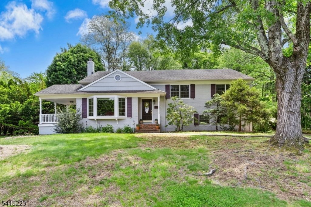 33 Carol Rd, Westfield Town, NJ 07090