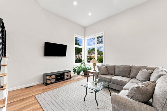 1 Dartmouth Road, Marblehead, MA 01945