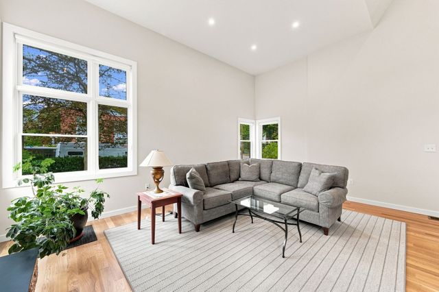 1 Dartmouth Road, Marblehead, MA 01945