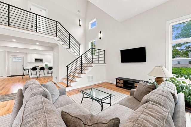 1 Dartmouth Road, Marblehead, MA 01945