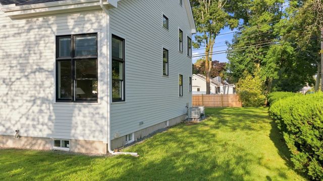 1 Dartmouth Road, Marblehead, MA 01945