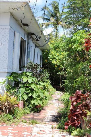 111 NW 52nd St, Miami, FL 33127