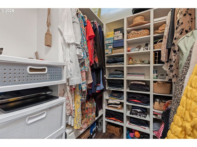 1420 Nw LOVEJOY St 327, Portland, OR 97209