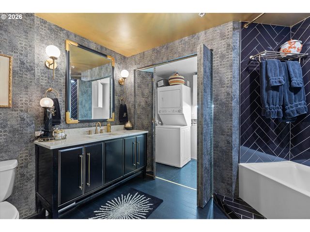 1420 Nw LOVEJOY St 327, Portland, OR 97209