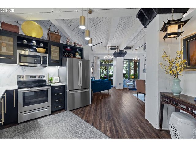 1420 Nw LOVEJOY St 327, Portland, OR 97209
