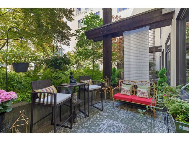 1420 Nw LOVEJOY St 327, Portland, OR 97209