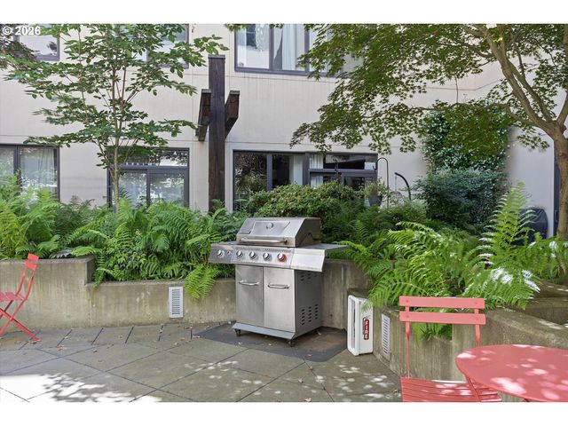 1420 Nw LOVEJOY St 327, Portland, OR 97209
