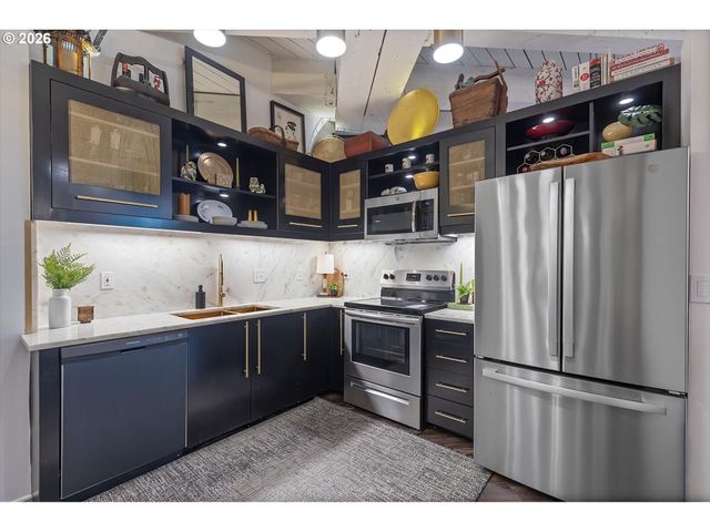 1420 Nw LOVEJOY St 327, Portland, OR 97209