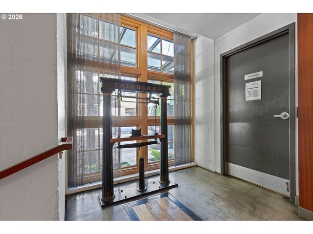 1420 Nw LOVEJOY St 327, Portland, OR 97209