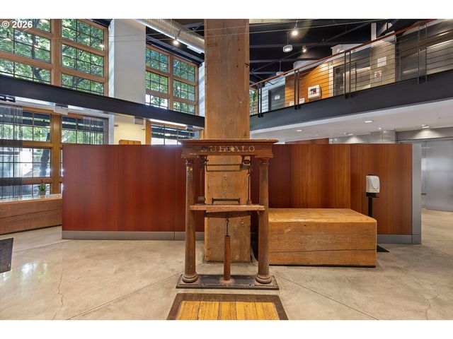 1420 Nw LOVEJOY St 327, Portland, OR 97209