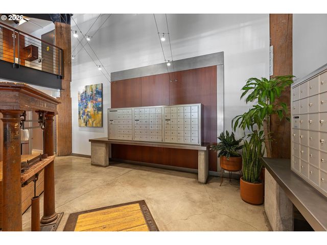 1420 Nw LOVEJOY St 327, Portland, OR 97209