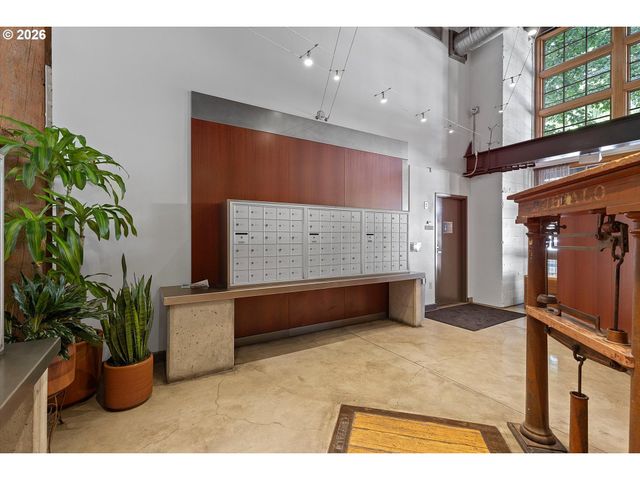 1420 Nw LOVEJOY St 327, Portland, OR 97209