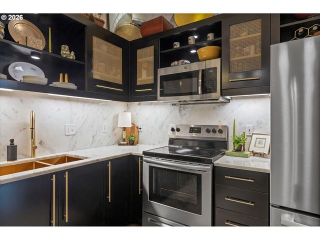 1420 Nw LOVEJOY St 327, Portland, OR 97209