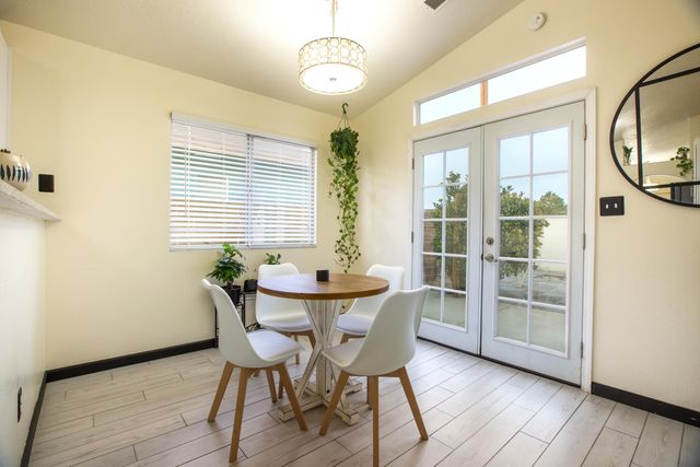 420 Evening Fire Street SW, Albuquerque, NM 87121