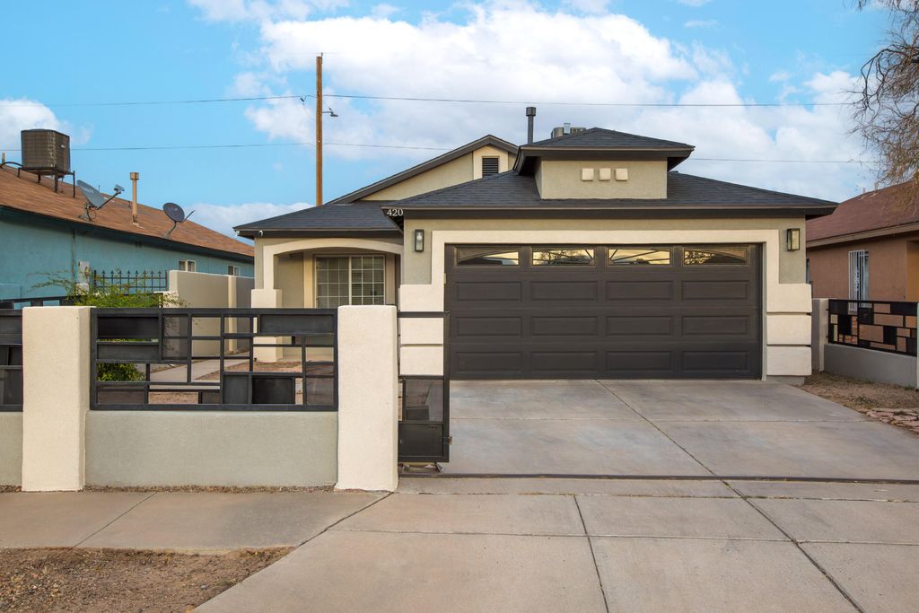 420 Evening Fire Street SW, Albuquerque, NM 87121