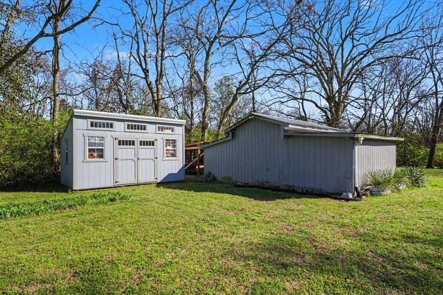 443 Moss Trl, Goodlettsville, TN 37072