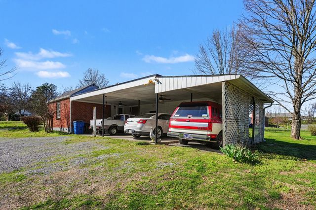 443 Moss Trl, Goodlettsville, TN 37072