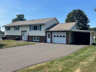 7 Maplehurst Drive, Brunswick, NY 12180