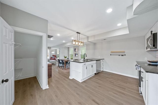 1015 W 29th Street, Kansas City, MO 64108