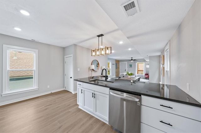 1015 W 29th Street, Kansas City, MO 64108