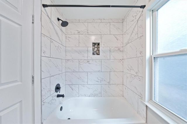 1015 W 29th Street, Kansas City, MO 64108